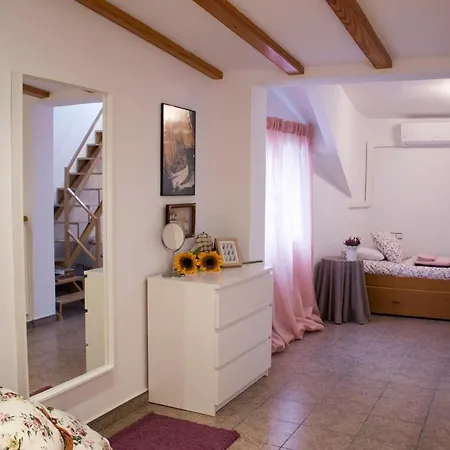 Holiday home Lluch House